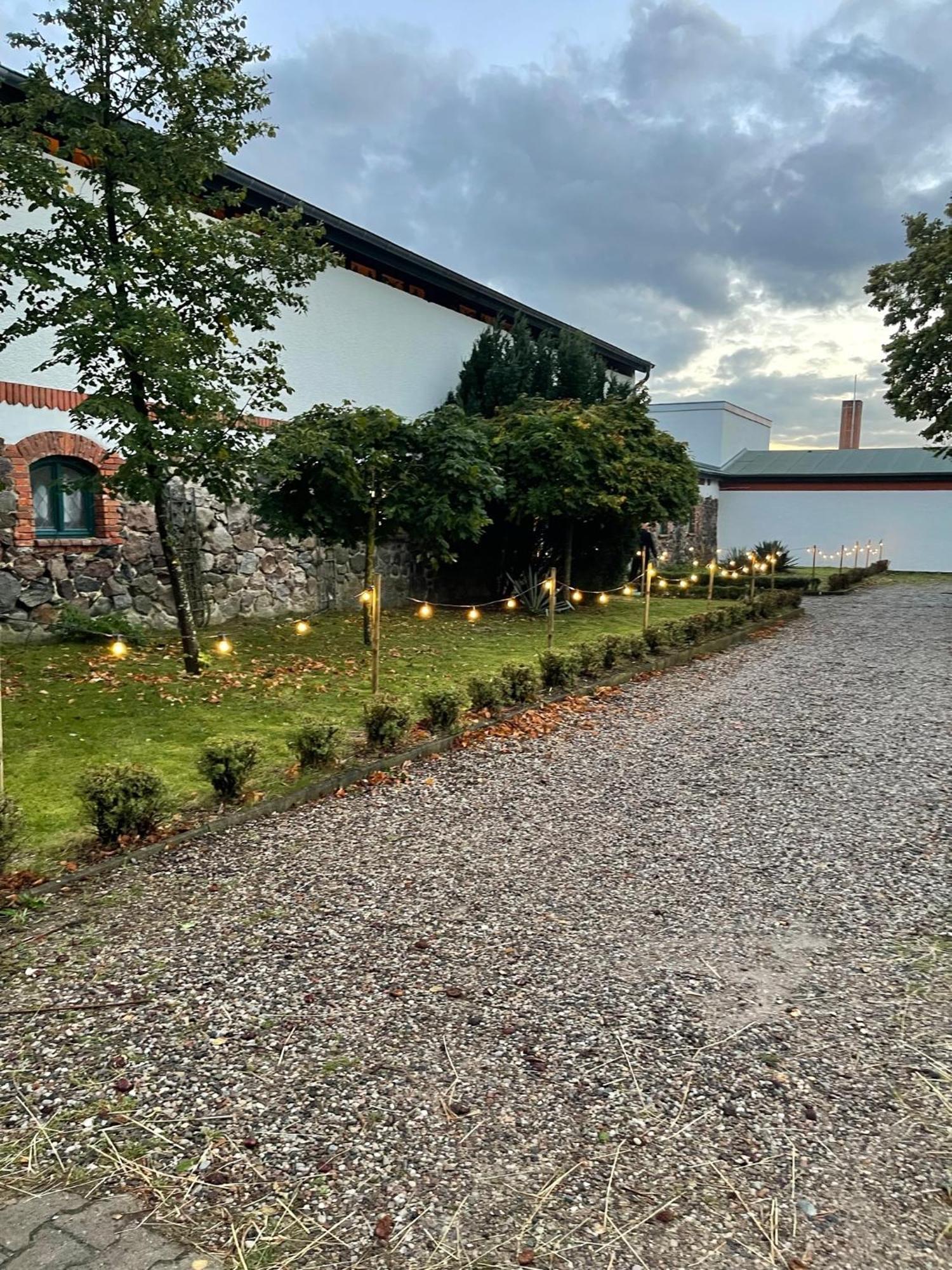 Ferienwohnung Mit Kamin Und Traumhafter Dachterrasse Mit Weitblick In Die Natur Neu Gaarz Ngoại thất bức ảnh
